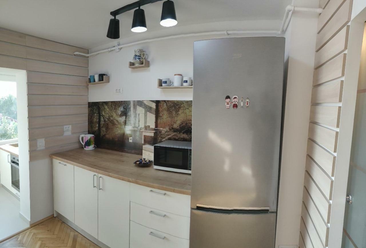 Modern And Cozy Apartment ปีเตช ภายนอก รูปภาพ